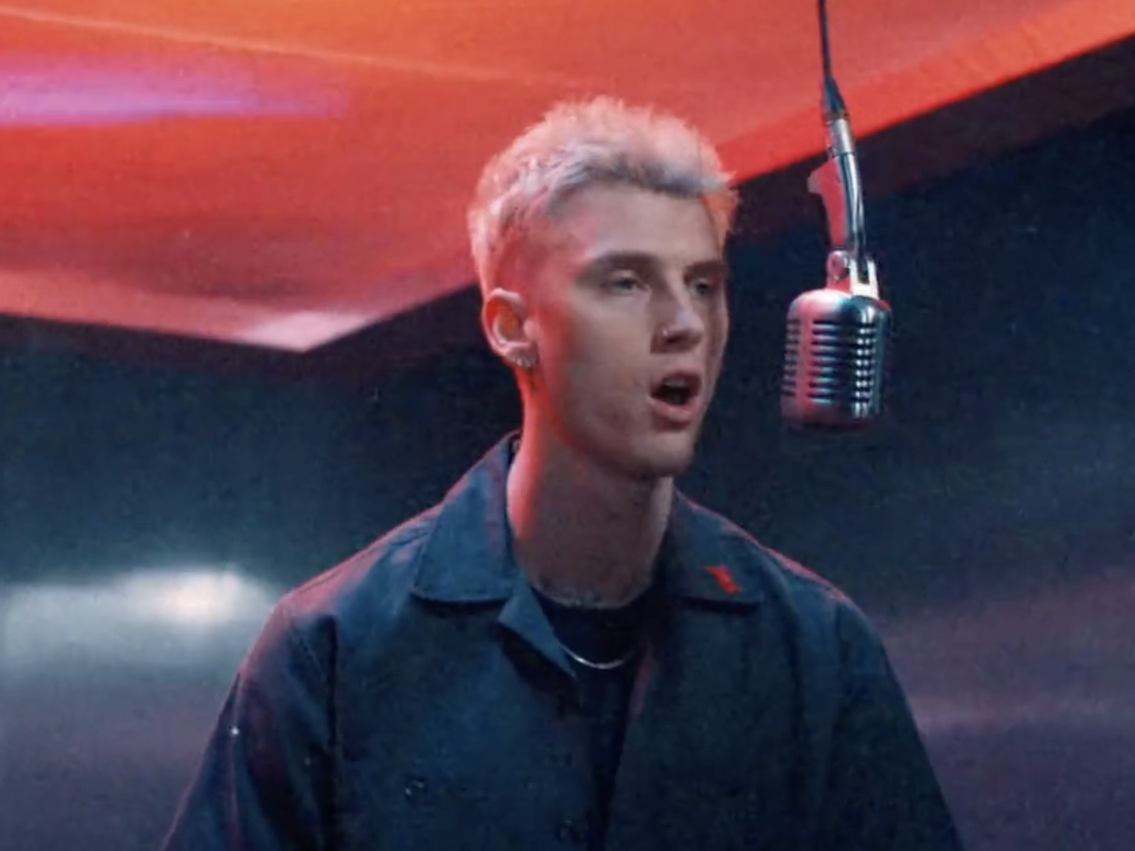 Watch: Machine Gun Kelly Unloads Heavy Emotions In New HOLLYWOOD WH*RE Video – SOHH.com1600 x 1200