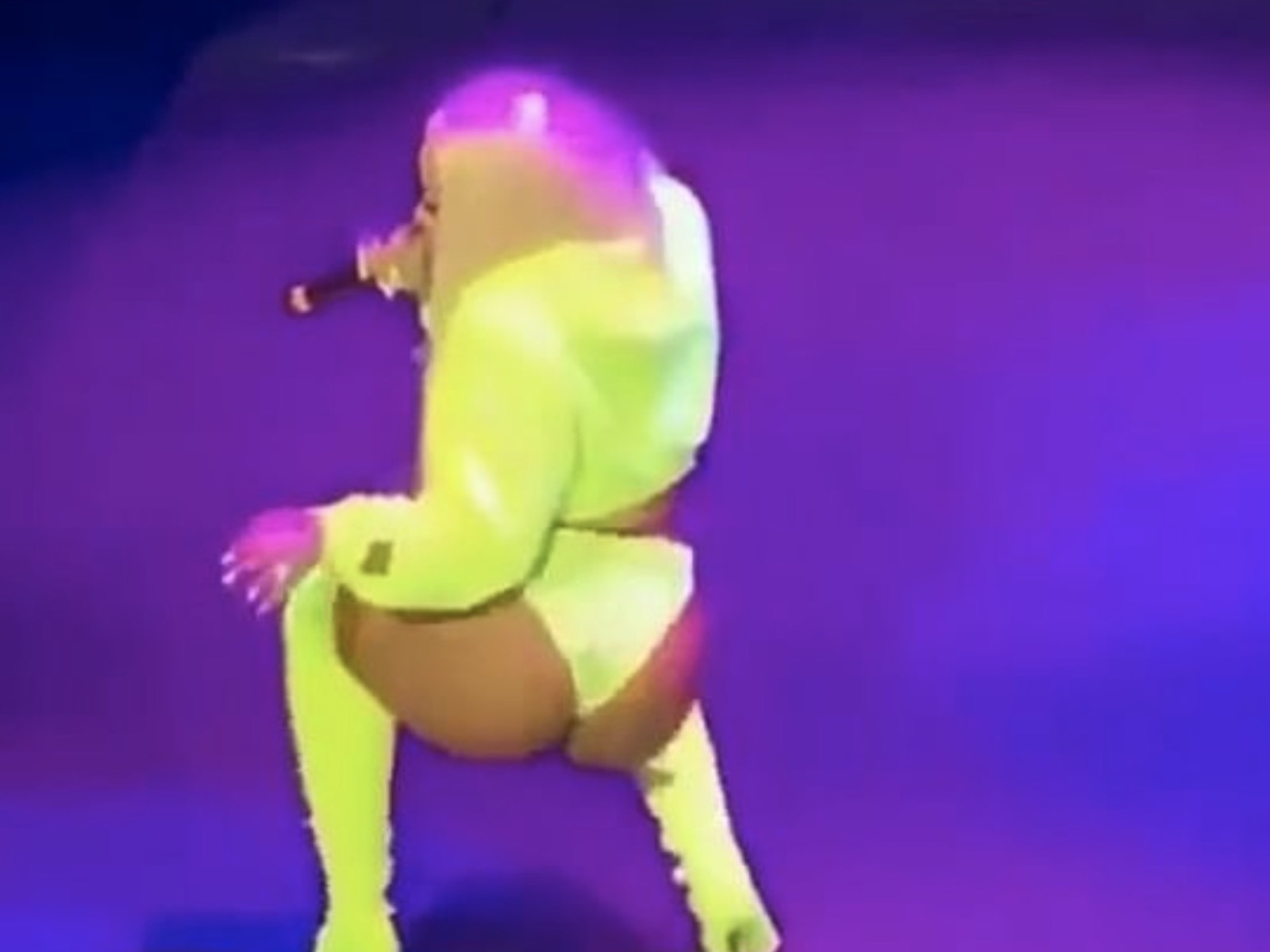 Watch: Megan Thee Stallion's Twerking Skills Will Put Your Bae's To Shame1600 x 1200